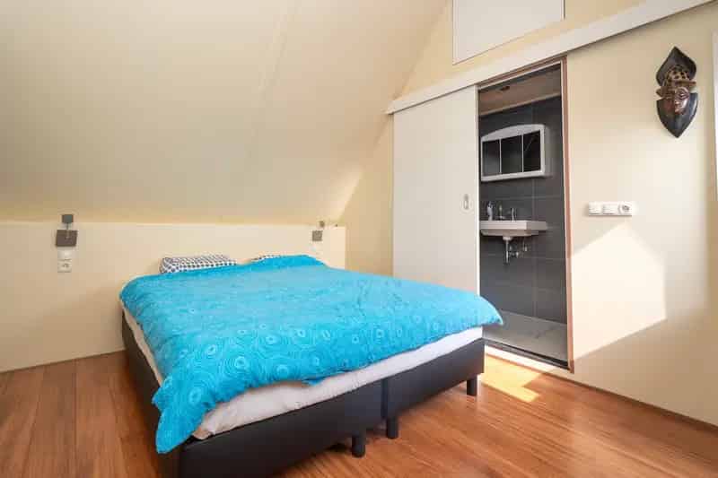 Te Koop: Ruime jaren 30 woning in Koolhoven met 2 badkamers en kamerverhuur vergunning