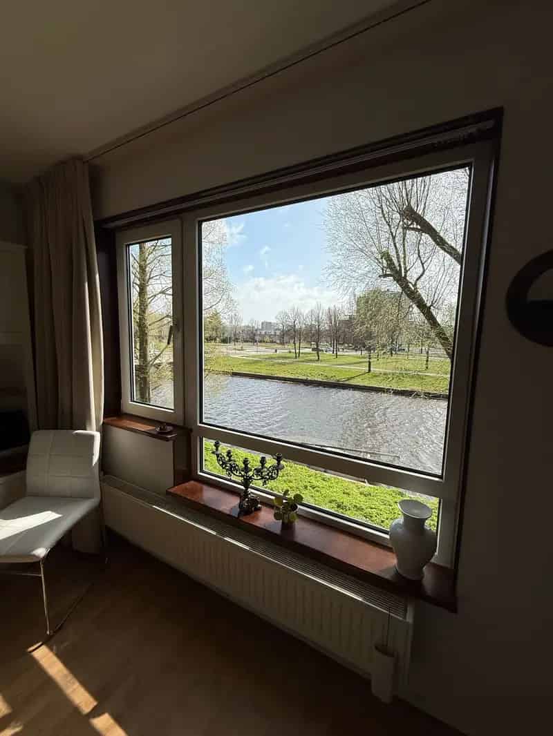 Gemeubileerd Appartement Amsterdam Nieuw-West Kanaalzicht