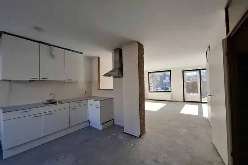 Huis te koop Overschie 4 slaapkamers tuin nabij openbaar vervoer