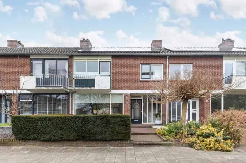 Moderne Tussenwoning Apeldoorn 5 slaapkamers 131m²