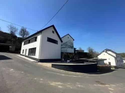 Moderne 4 Slaapkamers Familiewoning Hersdorf Eifel