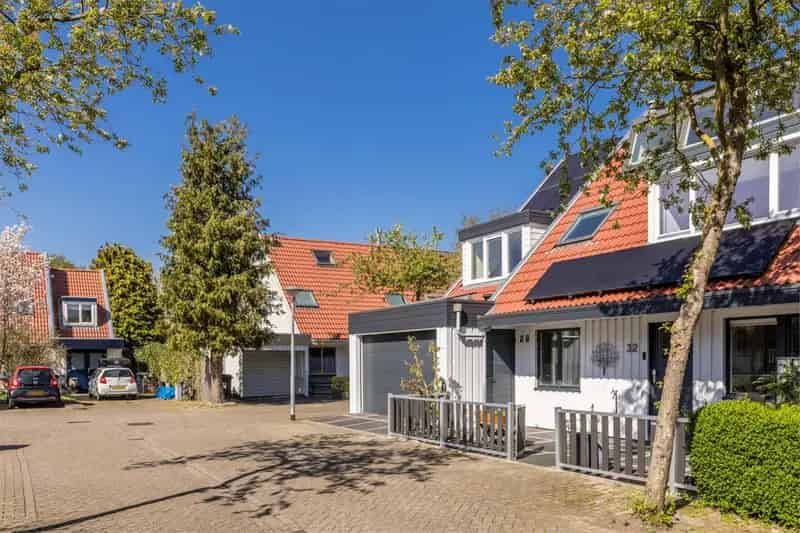 6 Slaapkamers Tweekapper Almere Haven Grote Garage 193m2