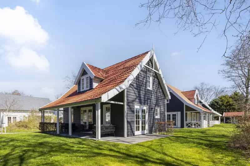 Duinvilla 4-persoons te Renesse Nabij Strand Luxe Vakantiehuis