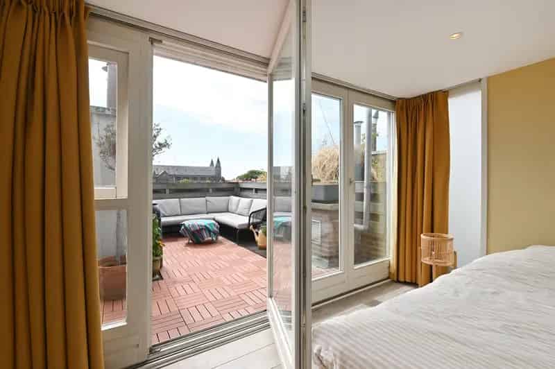 Dubbel bovenhuis Valkenboskwartier 4 slaapkamers ruim dakterras