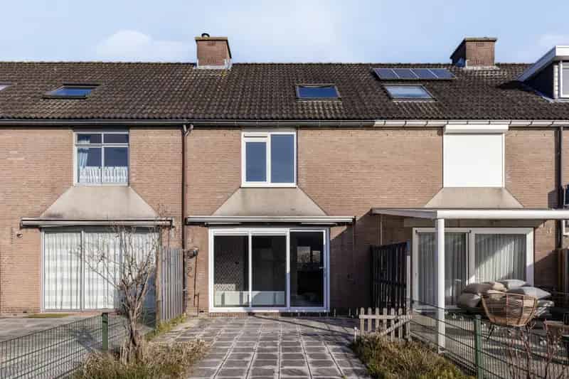 Te Koop 3 Slaapkamer Tussenwoning Zonnige Tuin Energielabel B