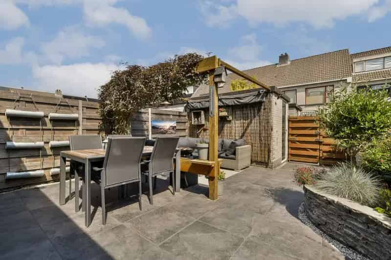 Huis te koop Uithoorn: Instapklare woning A+++ 5 kamers