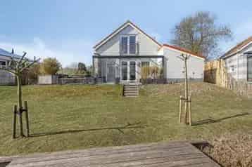 Luxe Vakantievilla Aan Open Vaarwater Makkum