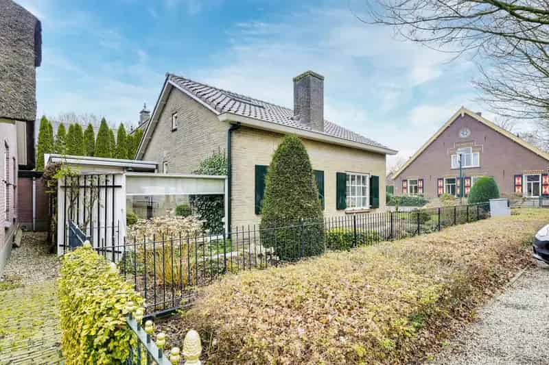 Huis te koop Werkhoven: Levensloopbestendige woning met tuin