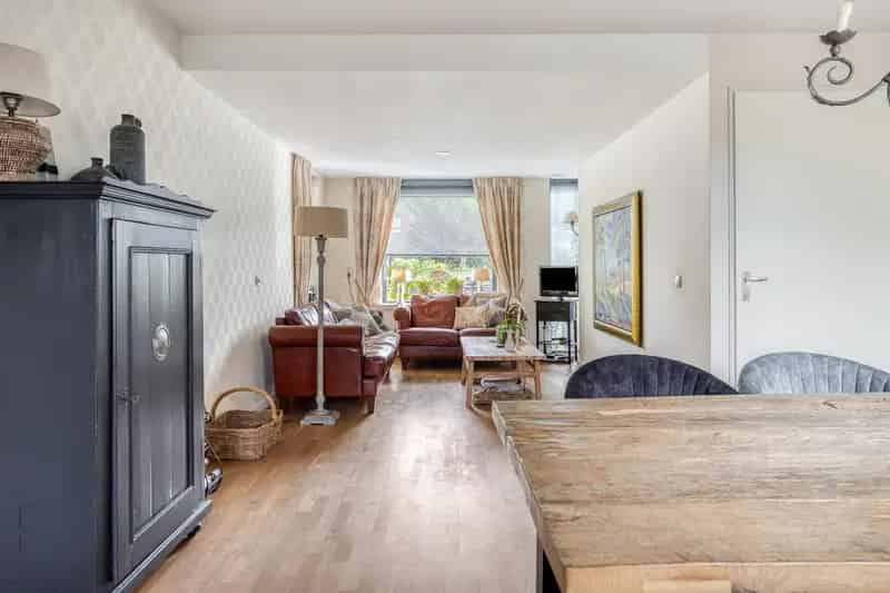 Moderne Hoekwoning 6 slaapkamers 2 badkamers Zonnige tuin