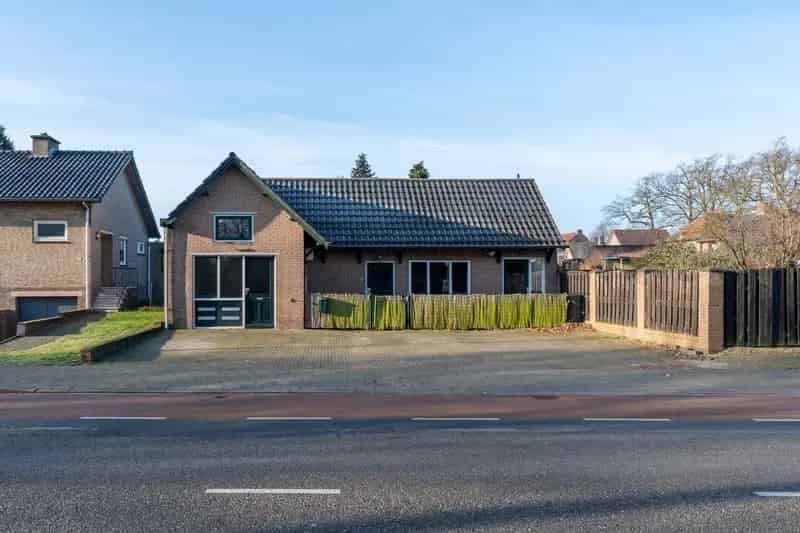 Bedrijfshal te huur Born 65m2