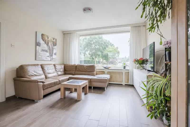 5 Kamer Tussenwoning Bergschenhoek 109m2 132m2 Grond