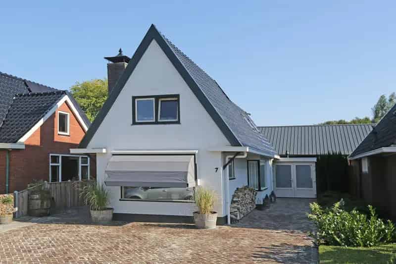 Vrijstaande woning Surhuisterveen jaren 30 instapklaar gemoderniseerd