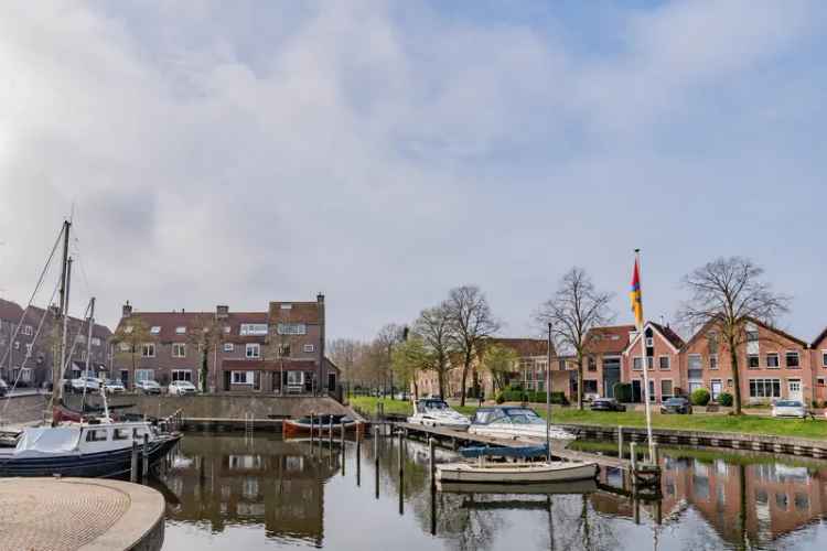 Huis te koop Huizen: Modern, 4 slaapkamers, 2 ligplaatsen