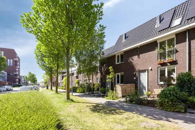 Huis te koop Floralaan Pijnacker 4 slaapkamers moderne keuken