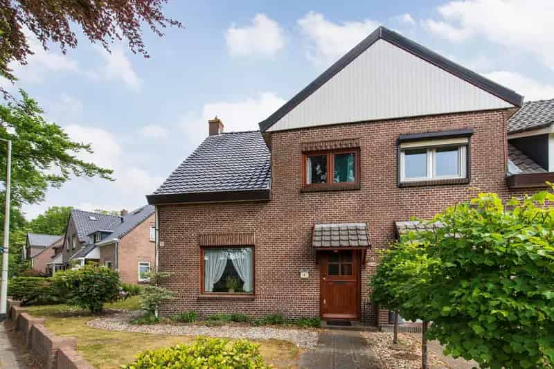 2 Onder 1 Kapwoning Vrederust Ruime Tuin Garage 3 Slaapkamers