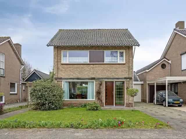 Ruime woning te koop in Hulst 4 slaapkamers zonnige tuin