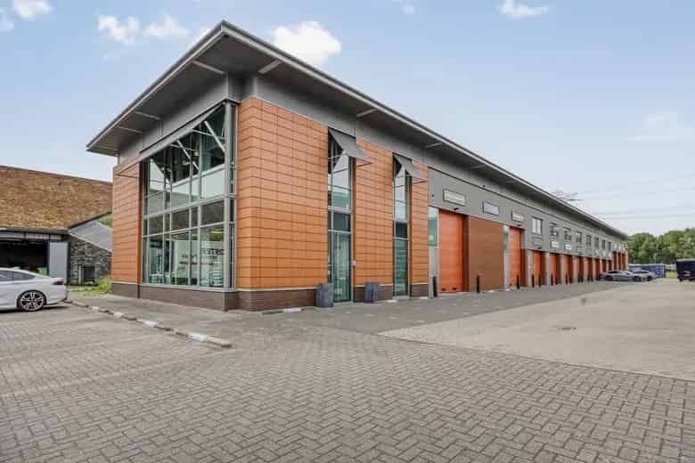 345 m2 Bedrijfsruimte te Koop Rotterdam Nesselande