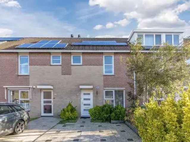 Een gezinswoning in Middenhoven met 4 slaapkamers