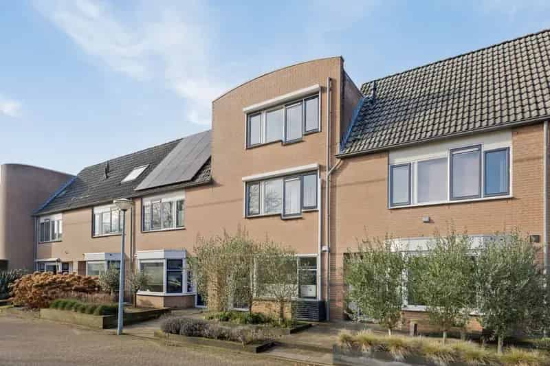 Ruime Tussenwoning Ede 4 Slaapkamers Tuin Nabij Scholen