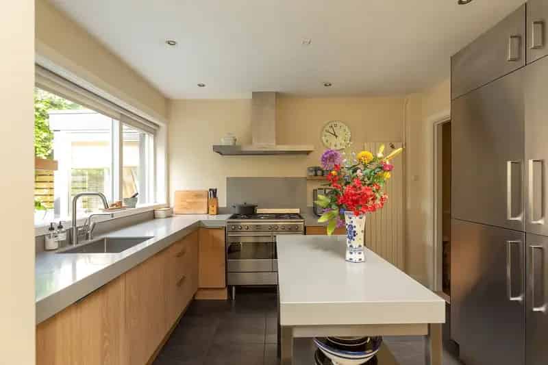 Te Koop: Sfeervolle 30er Jaren Villa in Naarden met Bijgebouw