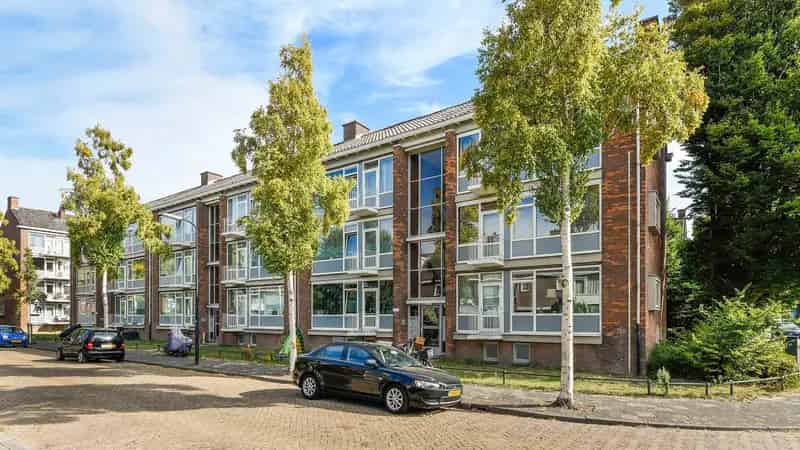 Minister Lelylaan 85 Appartement nabij winkels en sport