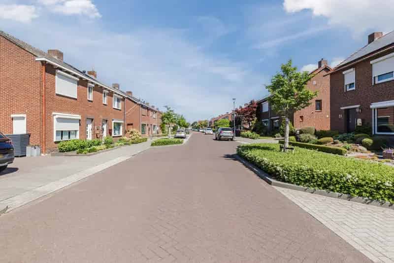 Huis Te Koop , 38, Sint Gertrudisstraat, Maasbracht, Limburg
