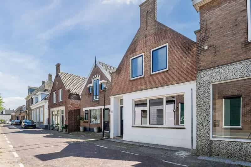 Huis te koop Lage Zwaluwe Nieuwlandsedijk 3 slaapkamers