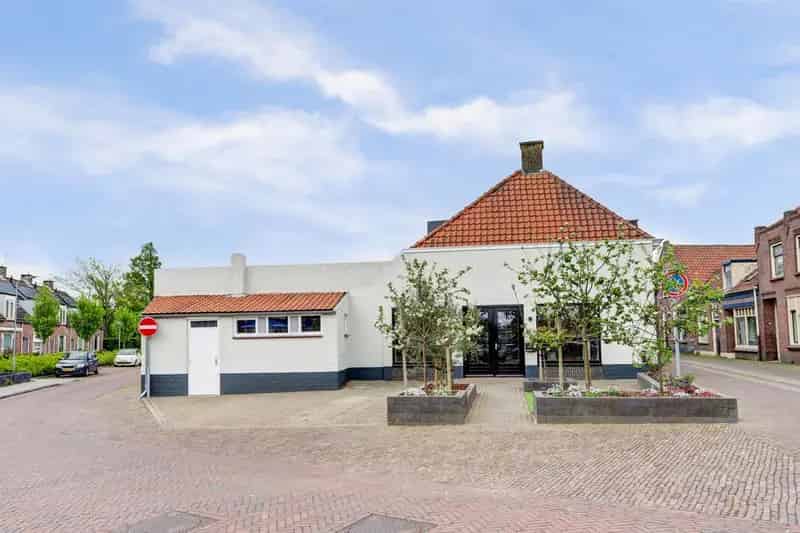 Huis Te Koop , 4, Markt, Oosterland, Zeeland