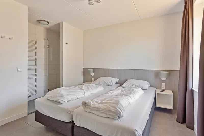 Vrijstaande recreatiewoning Nieuwvliet-Bad 4 slaapkamers 3 badkamers