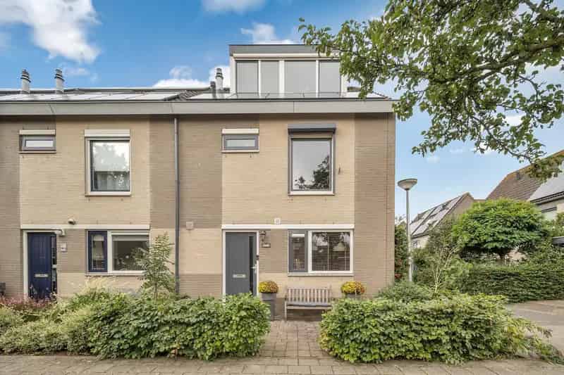 Ruime hoekwoning Zielhorst 5 slaapkamers tuin veranda