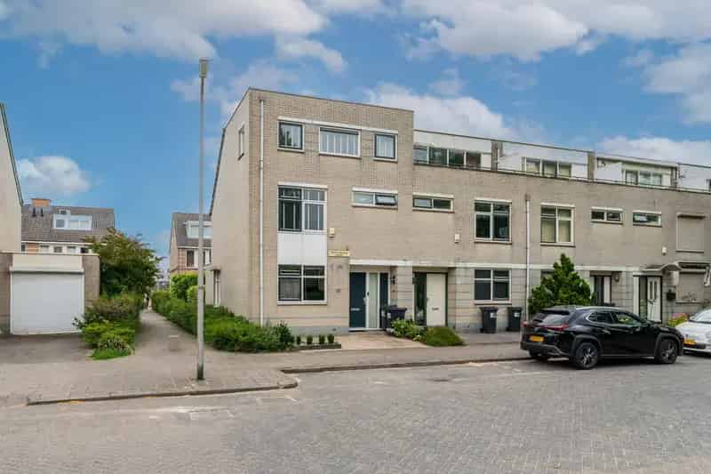 Diemen Noord 5-kamer Hoekwoning 137m2 Tuin