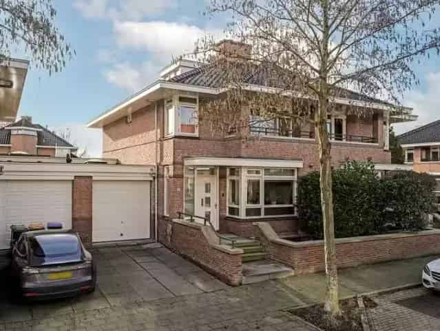 Moderne 2-onder-1-kapwoning Lisse 190m2 Vier slaapkamers