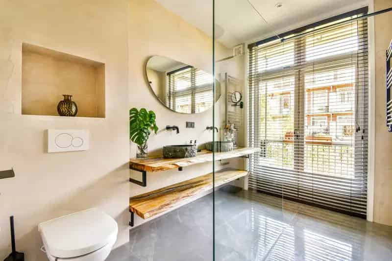 Appartement te koop Amsterdam: Instapklaar gerenoveerd appartement met balkon