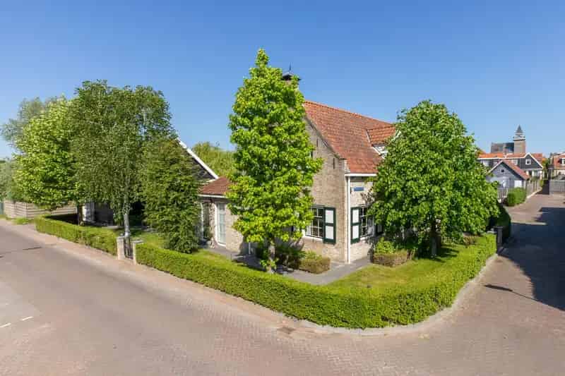 Luxe woning Wemeldinge: 5 slaapkamers, ruime tuin & garage