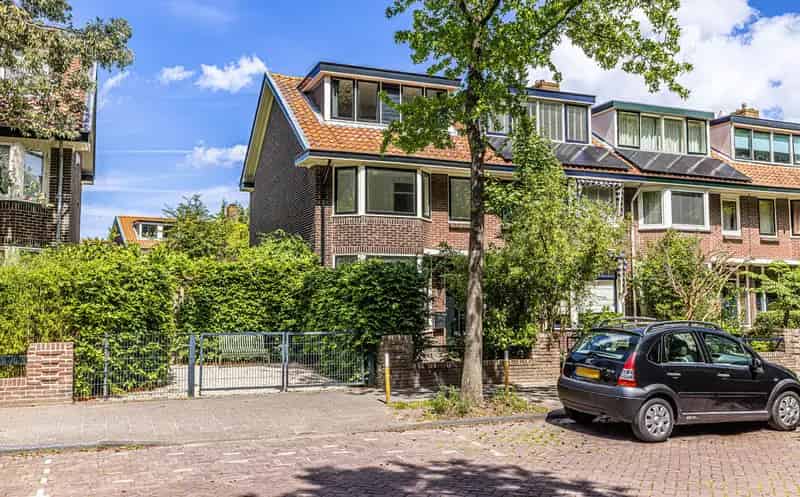 Jaren 30 Eindwoning Leiden Professorenwijk 3 slaapkamers Ruime Zolder