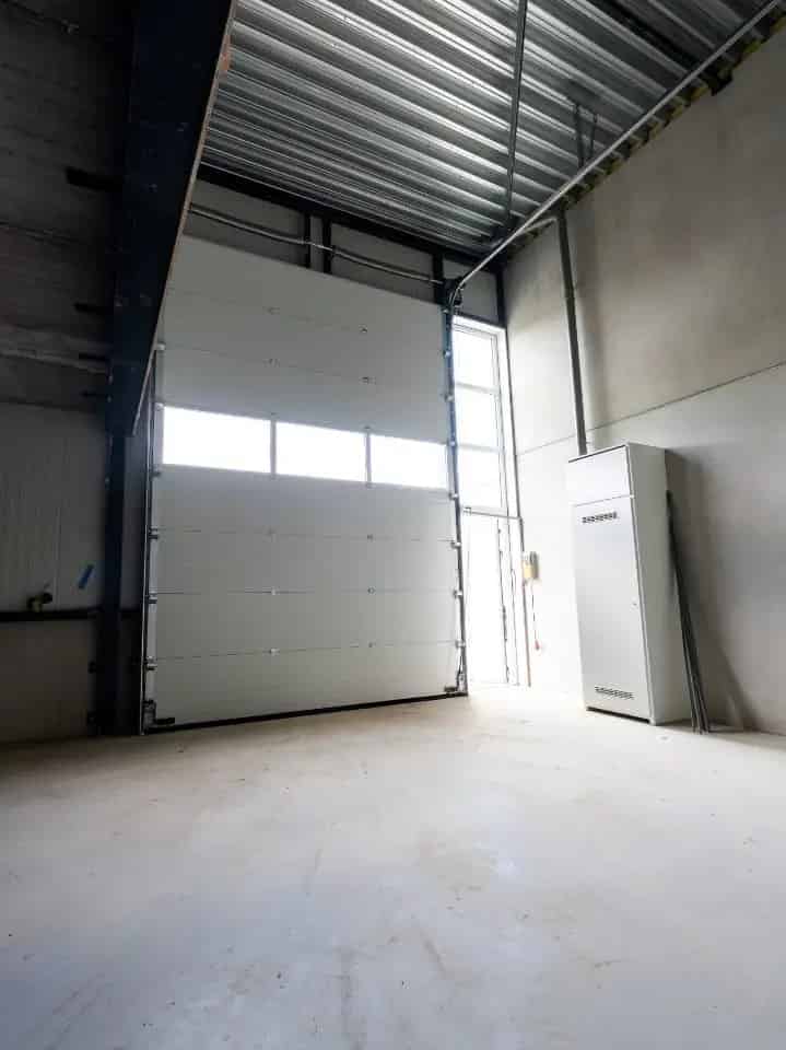 Bedrijfshallen te Huur Venlo -  100m2 en 134m2