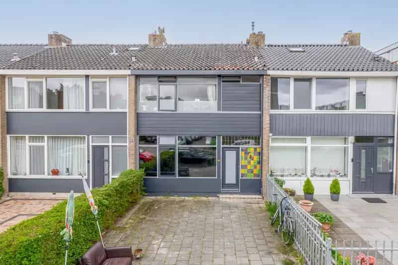 5 Slaapkamers Huis te Koop Rotterdam IJsselmonde