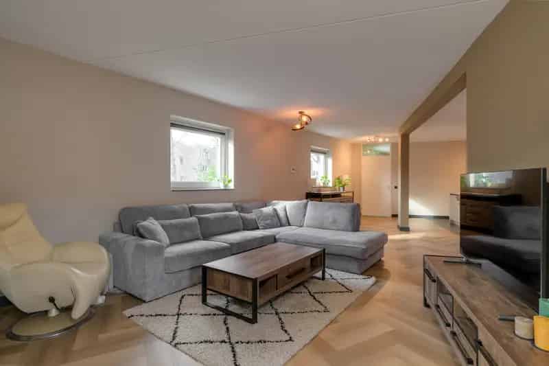 Ruime Hoekwoning Leidschenveen 3 slaapkamers 2 badkamers Gasloos
