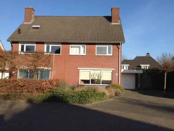 Gemeubileerde Tweekapper Helmond Dierdonk 3 Slaapkamers