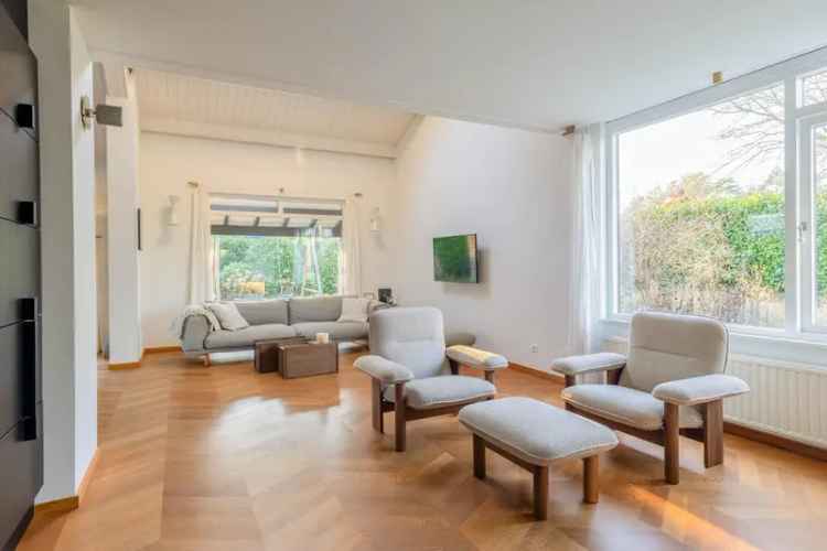 Vrijstaande Semi-Bungalow Velden: Ruimte, Rust en 31 Zonnepanelen