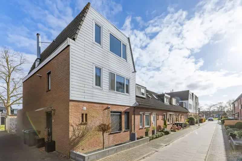 Ruime Hoekwoning Almere Haven 4 slaapkamers Zonnepanelen