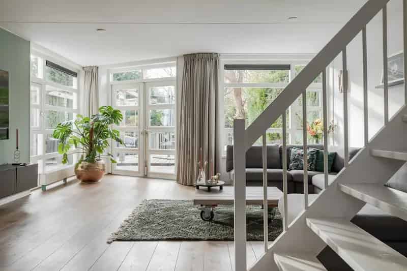 Ruime 4 Slaapkamers Geschakelde Woning Zonnige Tuin Bijkeuken