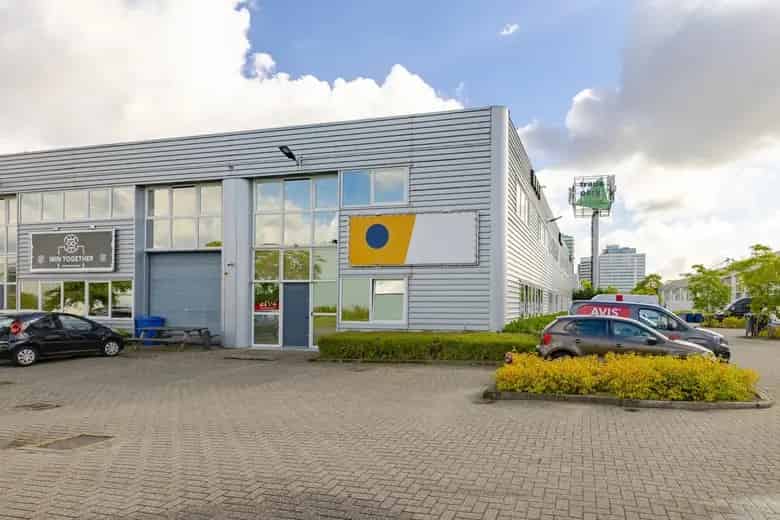 Kantoorruimte te huur Amsterdam Zuidoost 97m2 en 73m2