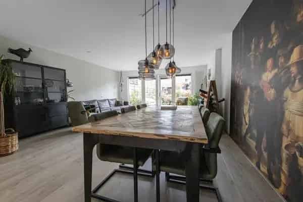 Ruime Hoekwoning Stad van de Zon 4 Slaapkamers Zonnepanelen Tuin