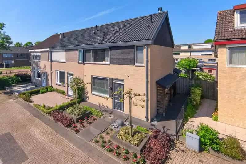Familiewoning Oosterhout 4 slaapkamers carport garage tuin