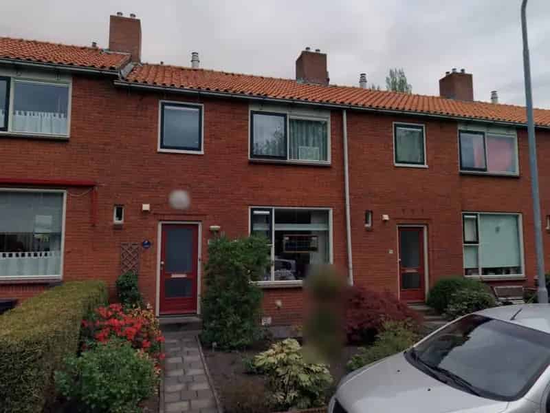 Aardbevingsschade woning herstel behang verwijderd