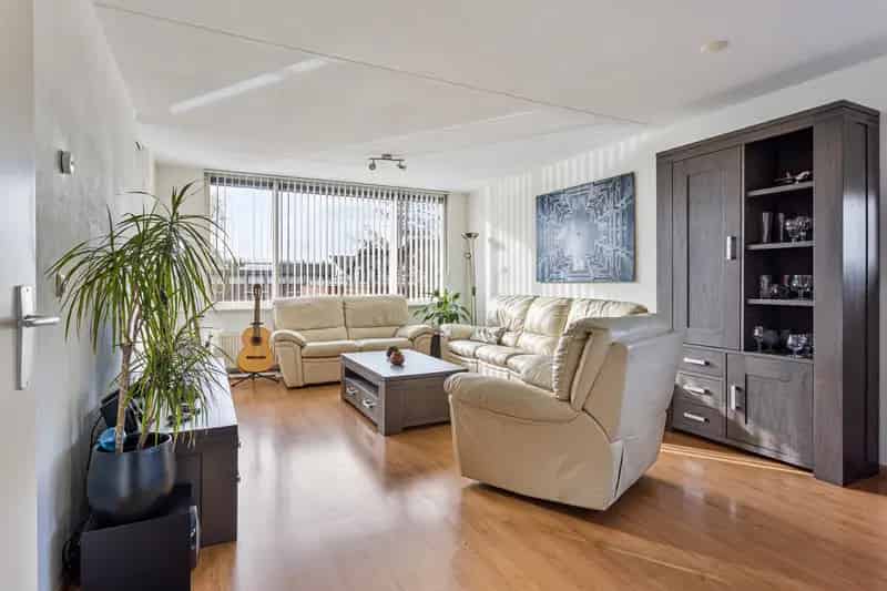 Ruim 3-kamerappartement te koop in Den Bosch Maasoever