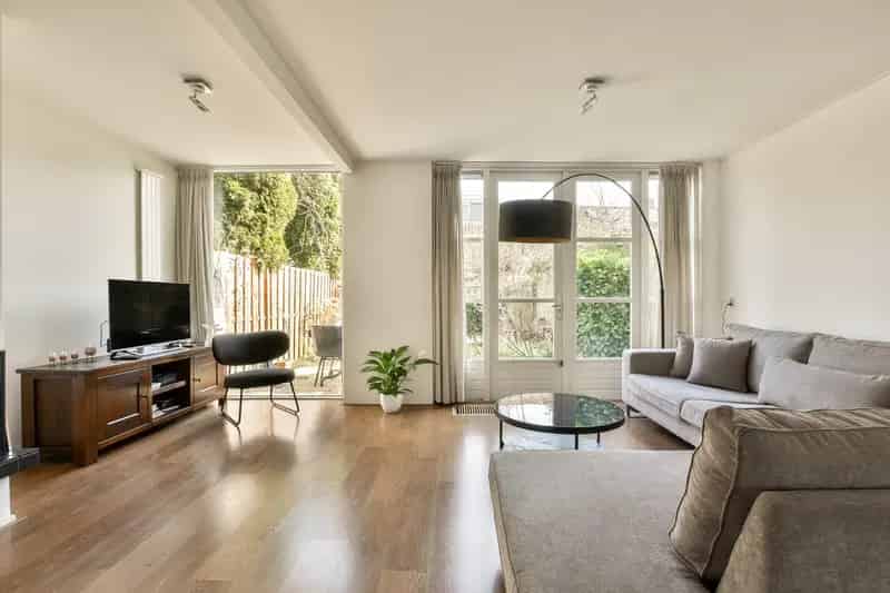 Amstelveen Familiewoning: Ruime Living, Moderne Badkamer, Grote Zolder