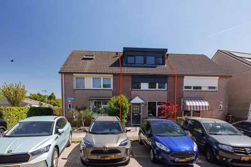 Ruime 5-Kamer Familiewoning Almere  - 4 slaapkamers - Instapklaar