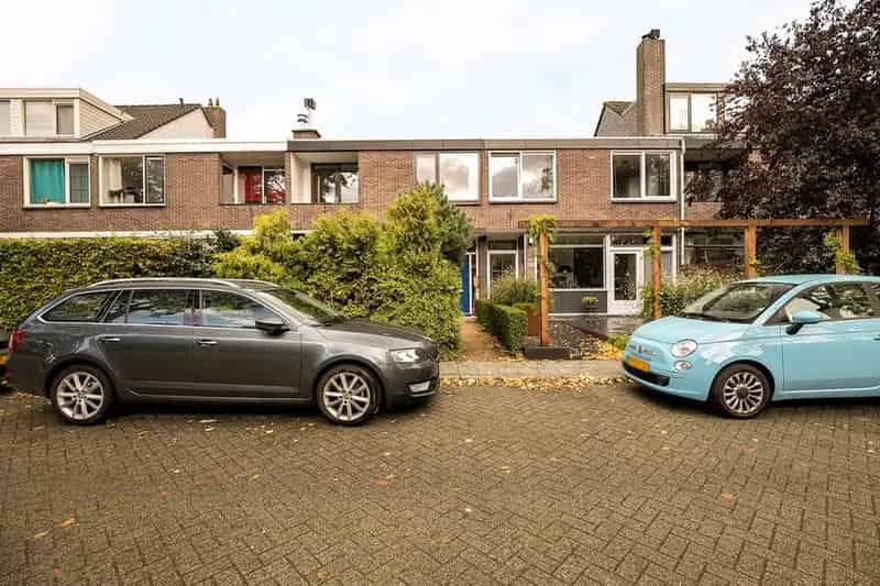 Hillegersberg woning 4 slaapkamers tuin kelder gestoffeerd